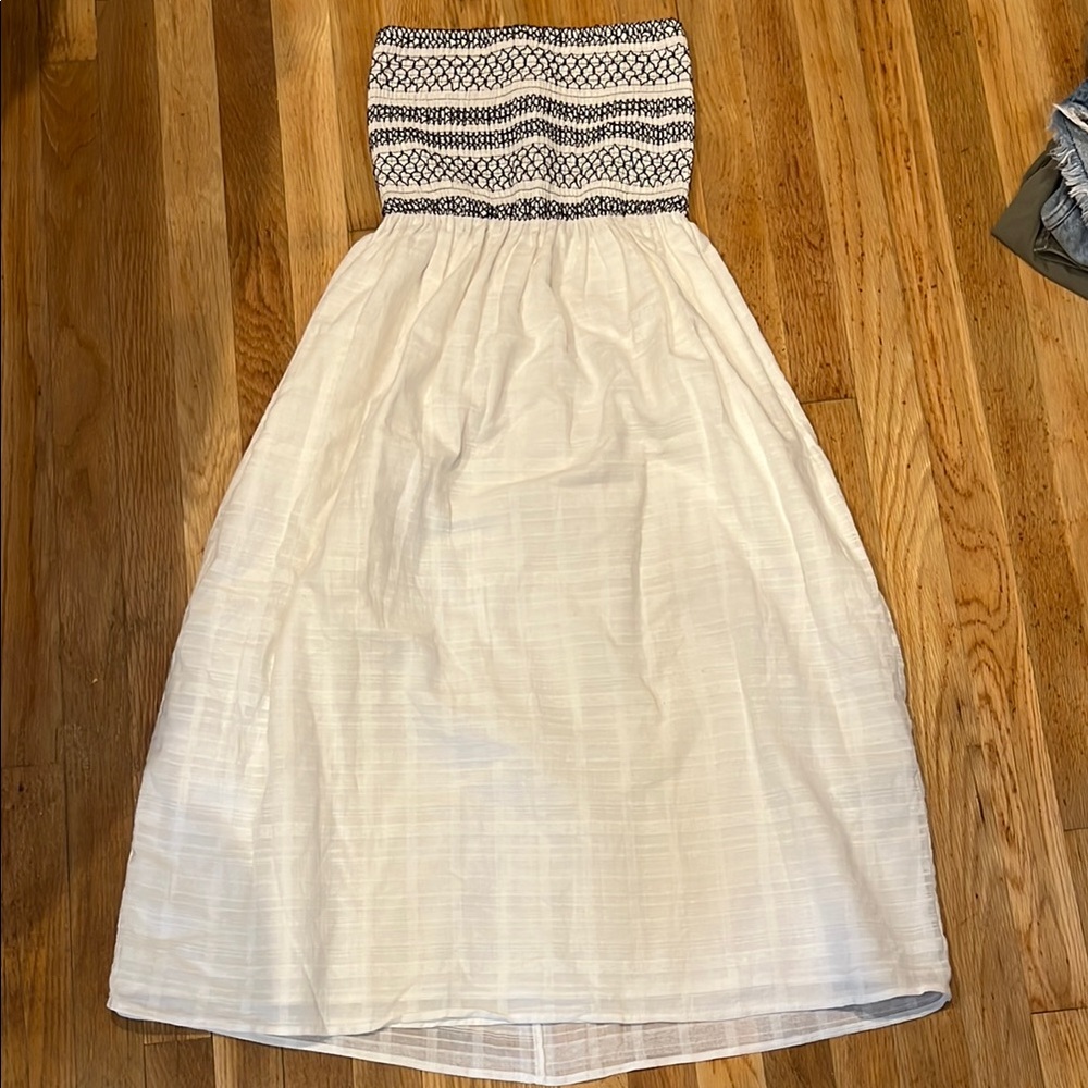 Forever 21 Black and White Striped midi dress with pockets